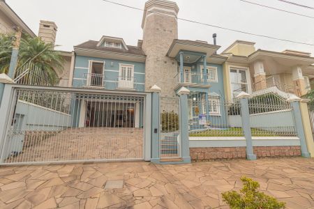 Fachada de casa à venda com 4 quartos, 345m² em Marechal Rondon, Canoas