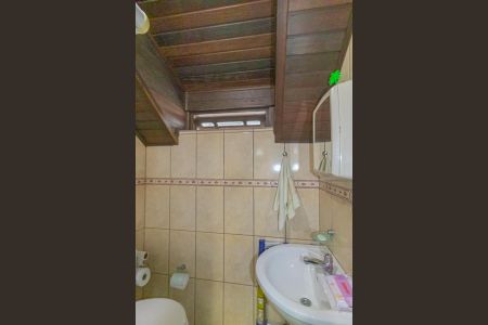 Casa à venda com 345m², 4 quartos e 2 vagas Casa à venda com 345m², 4 quartos e 2 vagasBanheiro Social 2