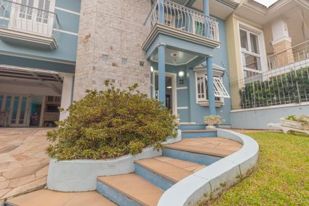 Casa à venda com 345m², 4 quartos e 2 vagas Casa à venda com 345m², 4 quartos e 2 vagasFachada/Entrada