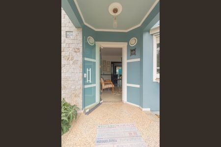 Casa à venda com 345m², 4 quartos e 2 vagas Casa à venda com 345m², 4 quartos e 2 vagasEntrada/Sala