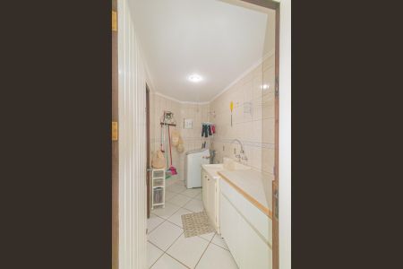 Casa à venda com 345m², 4 quartos e 2 vagas Casa à venda com 345m², 4 quartos e 2 vagasLavanderia