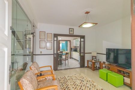Casa à venda com 345m², 4 quartos e 2 vagas Casa à venda com 345m², 4 quartos e 2 vagasSala