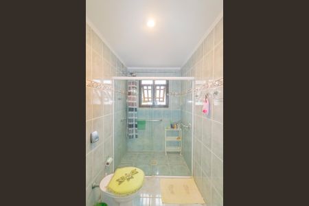 Casa à venda com 345m², 4 quartos e 2 vagas Casa à venda com 345m², 4 quartos e 2 vagasBanheiro Social