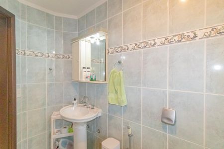 Casa à venda com 345m², 4 quartos e 2 vagas Casa à venda com 345m², 4 quartos e 2 vagasBanheiro Social