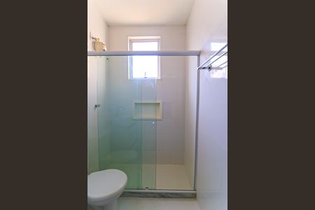 Casa à venda com 200m², 3 quartos e 2 vagas Casa à venda com 200m², 3 quartos e 2 vagasBanheiro da Suíte
