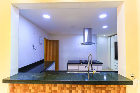Casa à venda com 200m², 3 quartos e 2 vagas Casa à venda com 200m², 3 quartos e 2 vagasCozinha