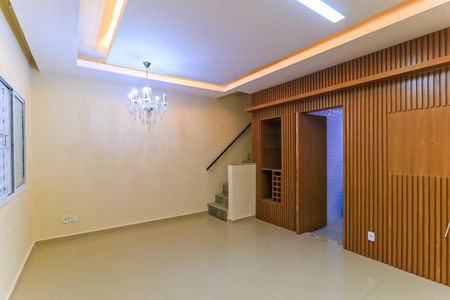 Casa à venda com 200m², 3 quartos e 2 vagas Casa à venda com 200m², 3 quartos e 2 vagasSala
