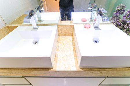 Casa à venda com 200m², 3 quartos e 2 vagas Casa à venda com 200m², 3 quartos e 2 vagasBanheiro Social