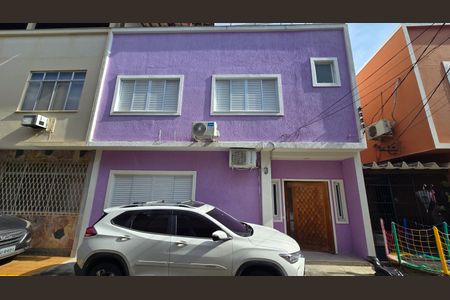 Casa à venda com 200m², 3 quartos e 2 vagas