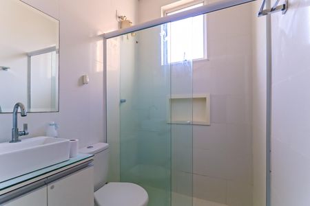 Casa à venda com 200m², 3 quartos e 2 vagas Casa à venda com 200m², 3 quartos e 2 vagasBanheiro da Suíte