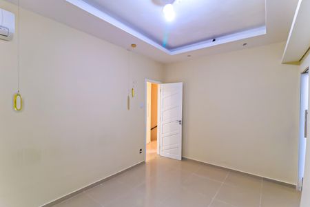 Casa à venda com 200m², 3 quartos e 2 vagas Casa à venda com 200m², 3 quartos e 2 vagasQuarto - Suíte