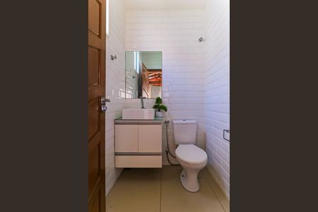 Casa à venda com 200m², 3 quartos e 2 vagas Casa à venda com 200m², 3 quartos e 2 vagasBanheiro de serviço