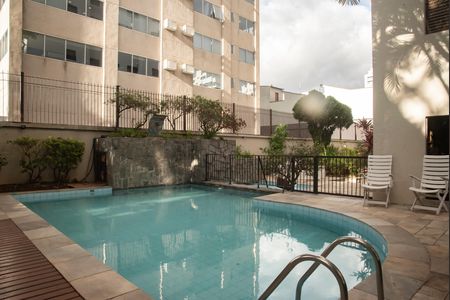 Apartamento à venda com 77m², 3 quartos e 1 vagaÁrea comum - Piscina