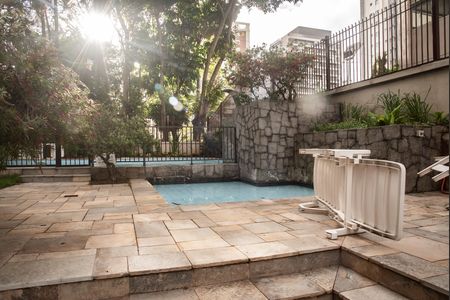 Apartamento à venda com 77m², 3 quartos e 1 vagaÁrea comum - Piscina