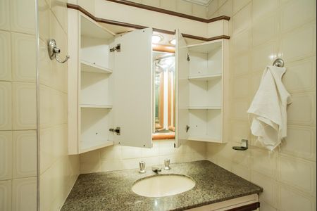 Apartamento à venda com 77m², 3 quartos e 1 vaga Apartamento à venda com 77m², 3 quartos e 1 vagaBanheiro