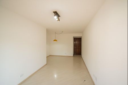 Apartamento à venda com 77m², 3 quartos e 1 vaga Apartamento à venda com 77m², 3 quartos e 1 vagaSala