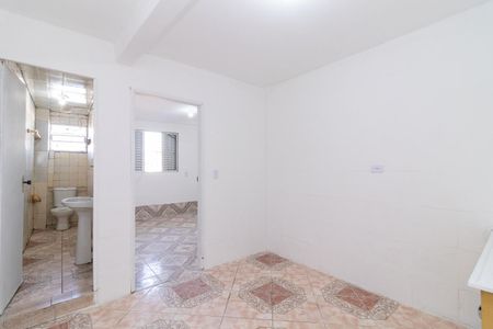 Cozinha de casa para alugar com 1 quarto, 30m² em Vila Ponte Rasa, São Paulo