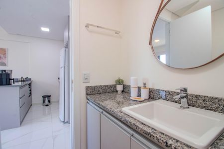 Banheiro de kitnet/studio à venda com 1 quarto, 29m² em Jardim do Salso, Porto Alegre