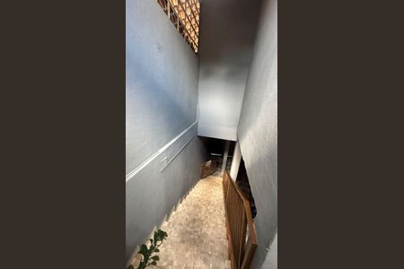 Casa para alugar com 90m², 3 quartos e 1 vaga Casa para alugar com 90m², 3 quartos e 1 vagaEscada