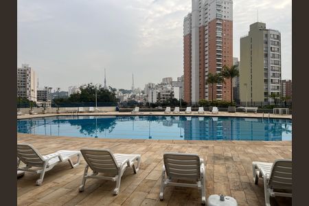 Apartamento para alugar com 130m², 3 quartos e 1 vaga Apartamento para alugar com 130m², 3 quartos e 1 vagaÁrea comum - Piscina