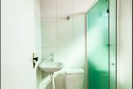 Casa de condomínio à venda com 76m², 2 quartos e 2 vagas Casa de condomínio à venda com 76m², 2 quartos e 2 vagasBanheiro da Suíte 2