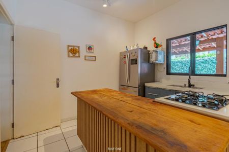 Casa de condomínio à venda com 347m², 3 quartos e 2 vagas