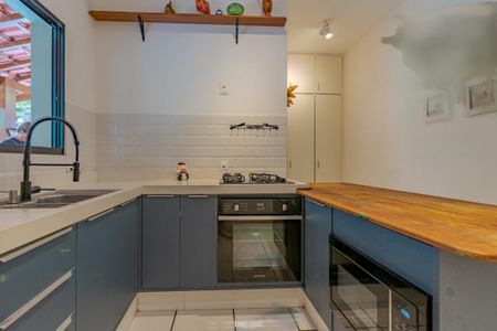 Casa de condomínio à venda com 347m², 3 quartos e 2 vagas