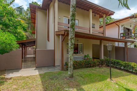 Casa de condomínio à venda com 347m², 3 quartos e 2 vagas