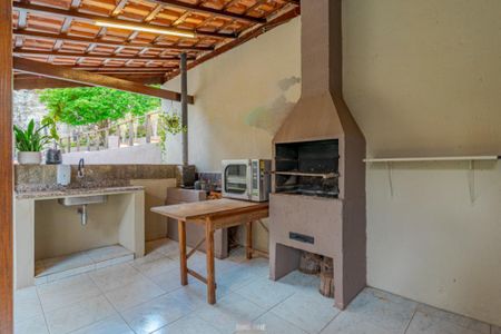 Casa de condomínio à venda com 347m², 3 quartos e 2 vagas
