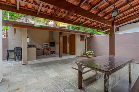 Casa de condomínio à venda com 347m², 3 quartos e 2 vagas