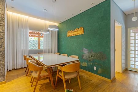 Casa de condomínio à venda com 347m², 3 quartos e 2 vagas