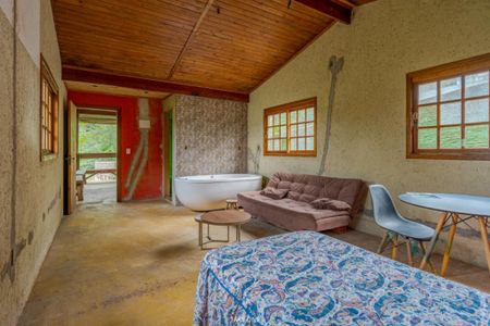 Casa de condomínio à venda com 347m², 3 quartos e 2 vagas