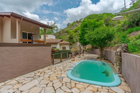Casa de condomínio à venda com 347m², 3 quartos e 2 vagas