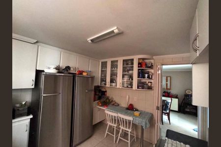 Casa à venda com 3 quartos, 310m² em Rio Pequeno, São Paulo