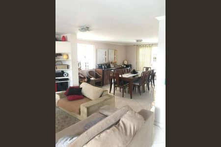 Casa à venda com 3 quartos, 310m² em Rio Pequeno, São Paulo