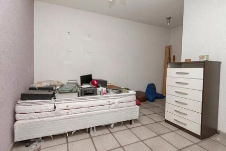 Casa à venda com 220m², 4 quartos e 3 vagas