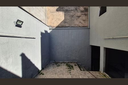 Casa para alugar com 227m², 3 quartos e 2 vagas Casa para alugar com 227m², 3 quartos e 2 vagasArea externa