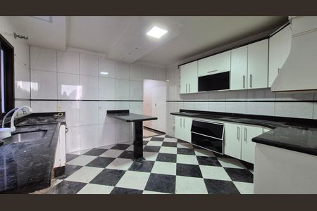 Casa para alugar com 227m², 3 quartos e 2 vagas Casa para alugar com 227m², 3 quartos e 2 vagasCozinha
