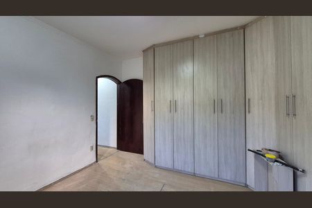 Casa para alugar com 227m², 3 quartos e 2 vagas Casa para alugar com 227m², 3 quartos e 2 vagasSuíte