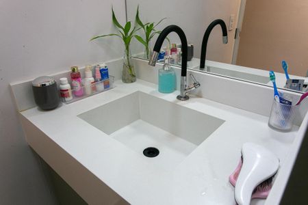 Apartamento à venda com 57m², 3 quartos e 1 vaga Apartamento à venda com 57m², 3 quartos e 1 vagaBanheiro