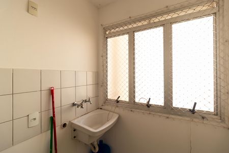Apartamento para alugar com 70m², 3 quartos e 1 vagaÁrea de Serviço