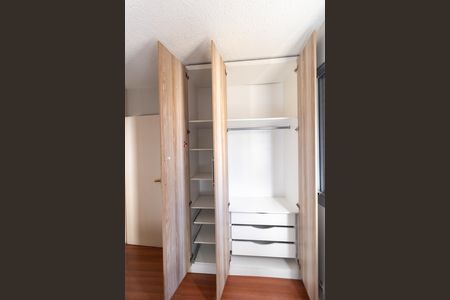 Apartamento para alugar com 70m², 3 quartos e 1 vagaQuarto 02 - Armário