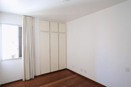 Apartamento para alugar com 120m², 3 quartos e 1 vagaSuíte