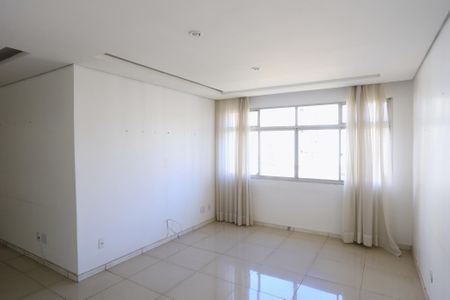 Apartamento para alugar com 120m², 3 quartos e 1 vagaSala