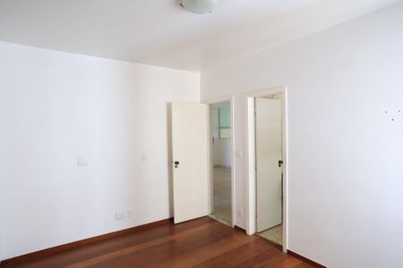 Apartamento para alugar com 120m², 3 quartos e 1 vagaSuíte