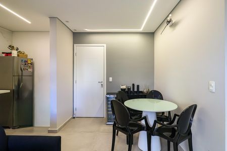 Apartamento à venda com 55m², 2 quartos e 1 vaga Apartamento à venda com 55m², 2 quartos e 1 vagaSala