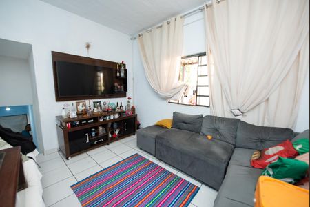 Sala 1 de casa à venda com 8 quartos, 360m² em Lindéia, Contagem