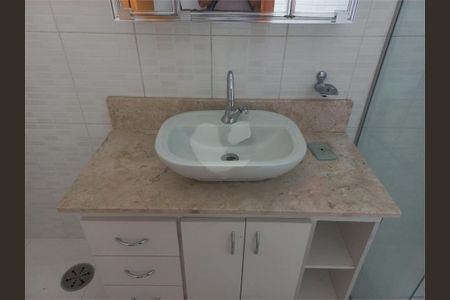 Casa à venda com 3 quartos, 125m² em Vila Carlu, São Paulo
