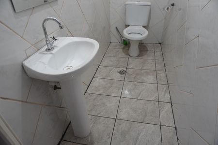 Banheiro de casa para alugar com 1 quarto, 30m² em Jardim Santa Eliza, Americana