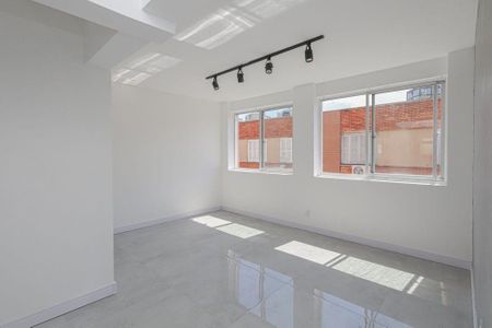 Sala de apartamento para alugar com 1 quarto, 44m² em Mont’Serrat, Porto Alegre